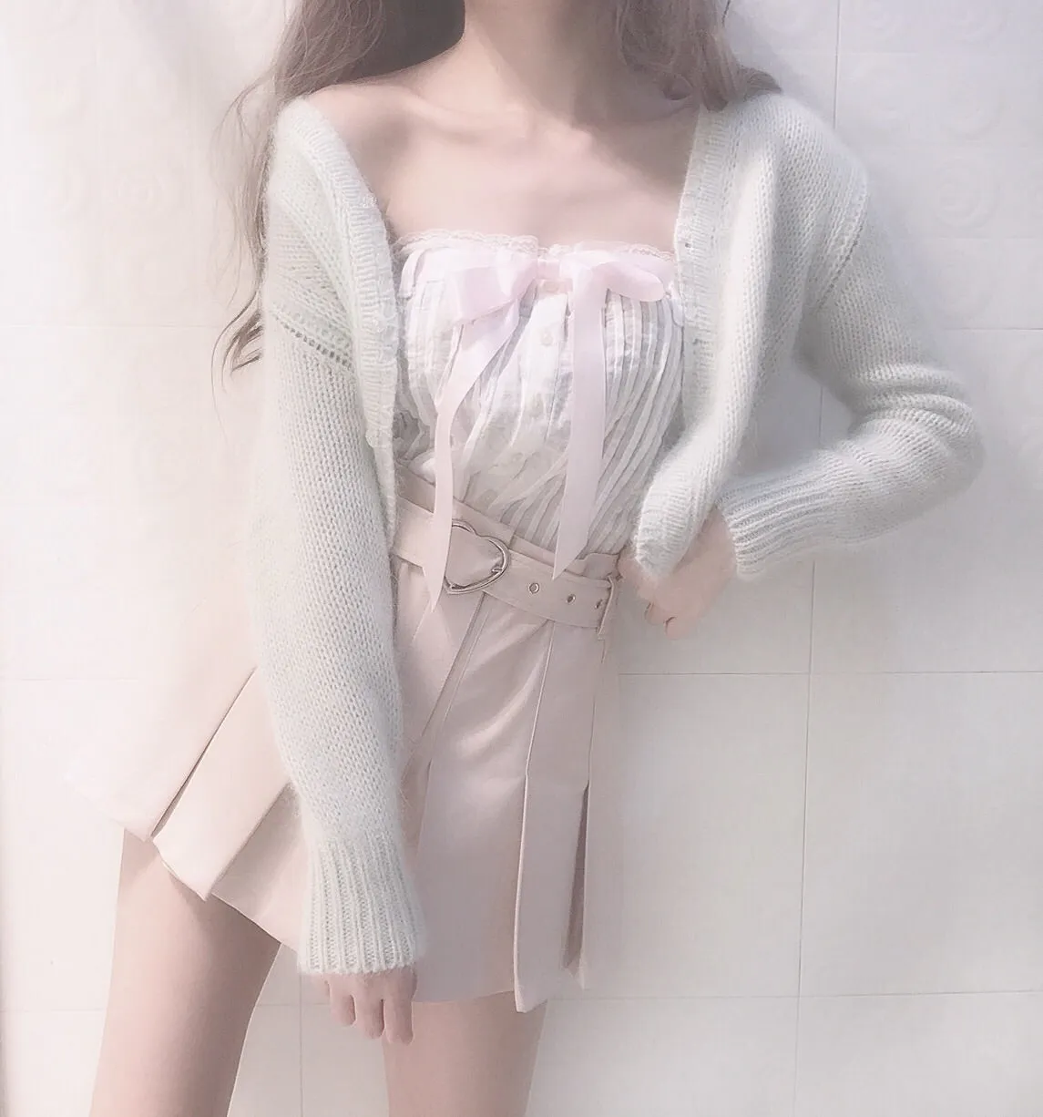 [By Peilieeshop] The Dancing Swan Soft Cardigan