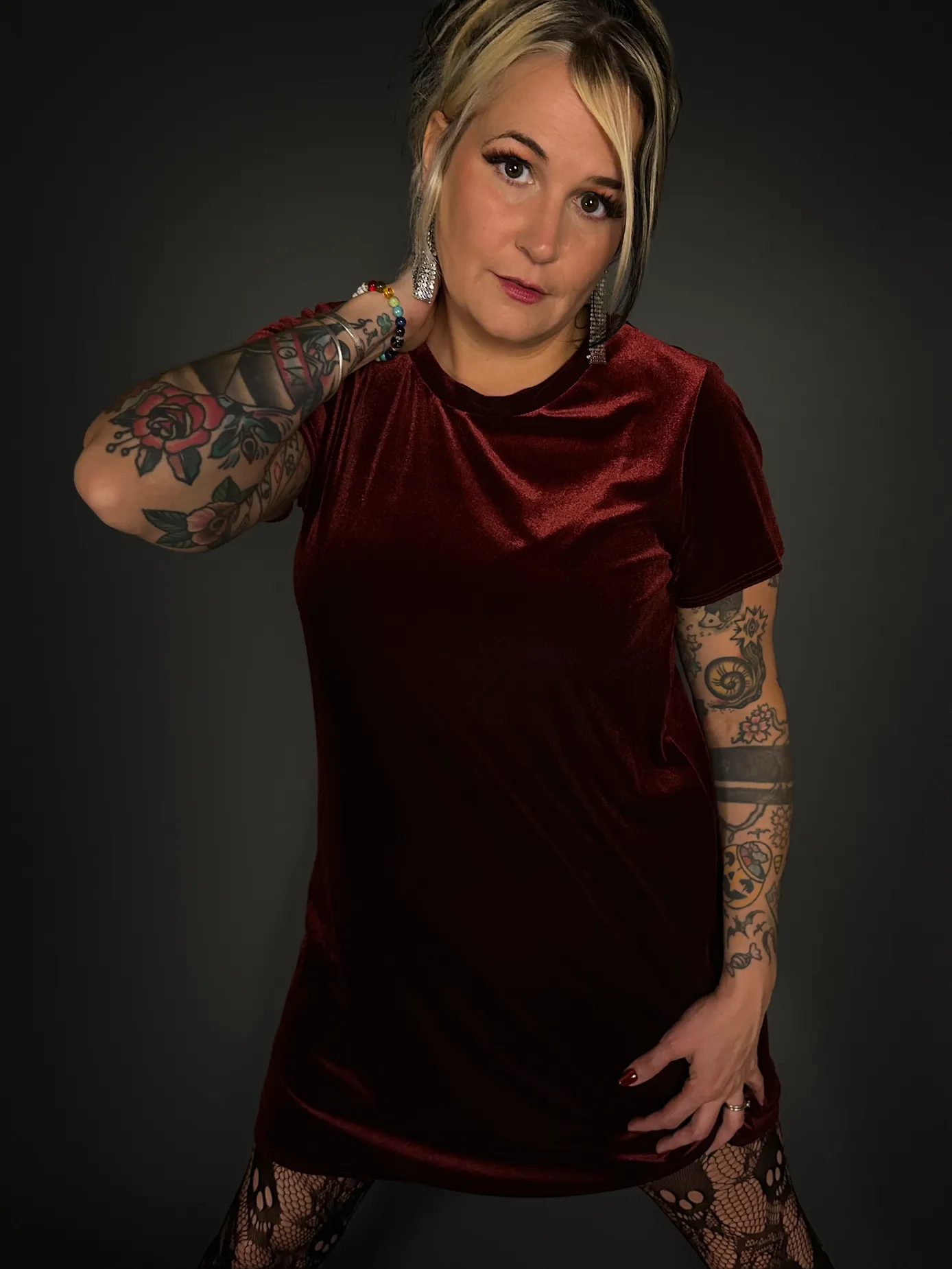 Velvet Crew Neck Short Sleeve Goth Dress in Burgundy